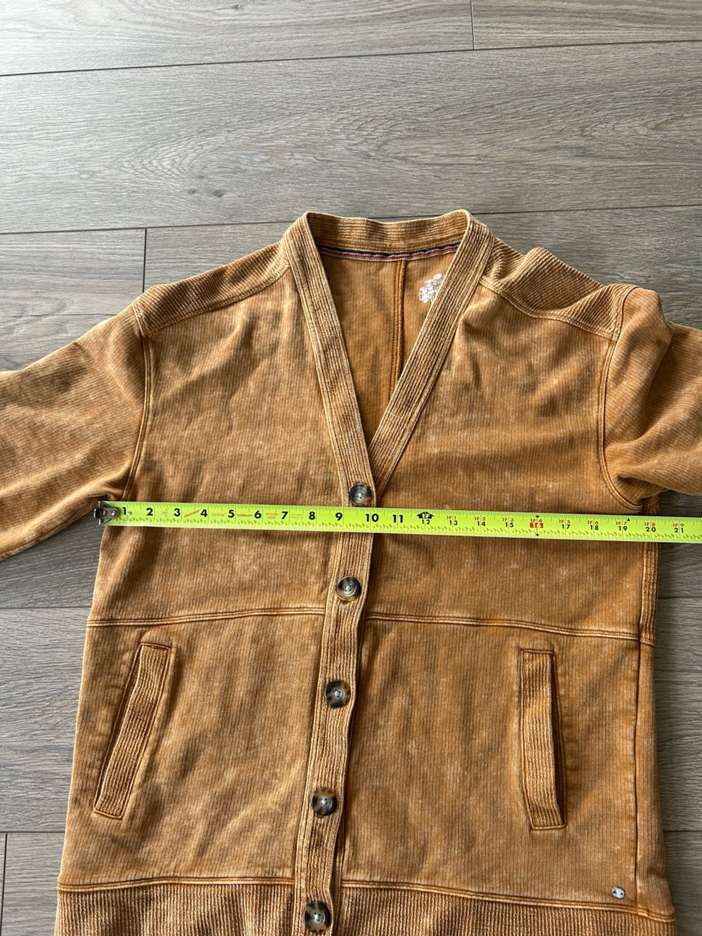 Anthropologie Pilcro Seamed Button Front V-Neck Cardigan Sweater Size Medium - Picture 10 of 15